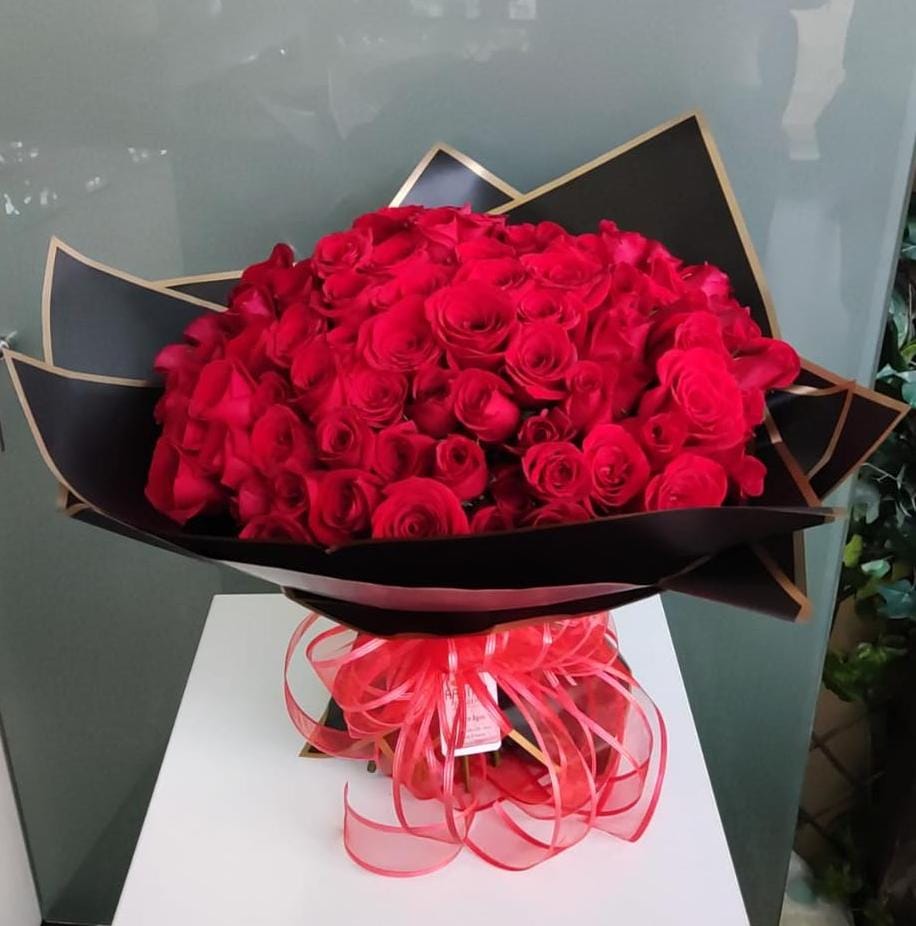 Arreglo 046 - Bouquet  coreano (50, 100 rosas)